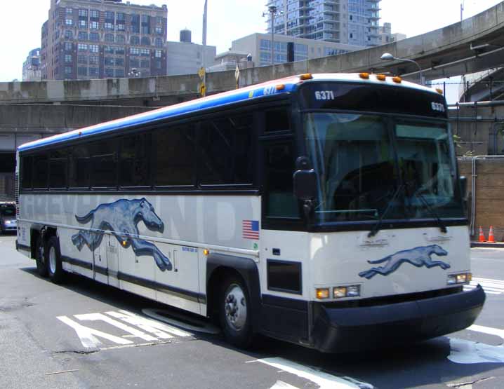 Greyhound MCI 102DL3 6371